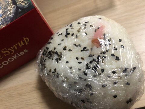 ハムマヨごま塩おむすび